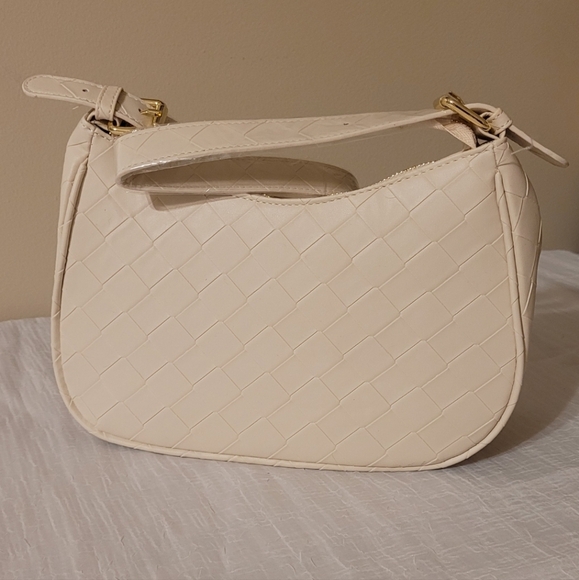Source Unknown Handbags - ❗️3 For $12❗️White Faux Leather Shoulder Bag